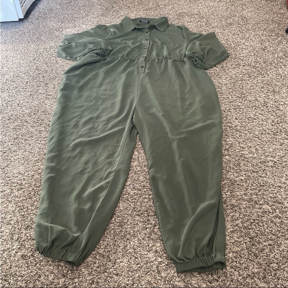 Olive Green Collared Jumpsuit - Casual Women’s One-Piece